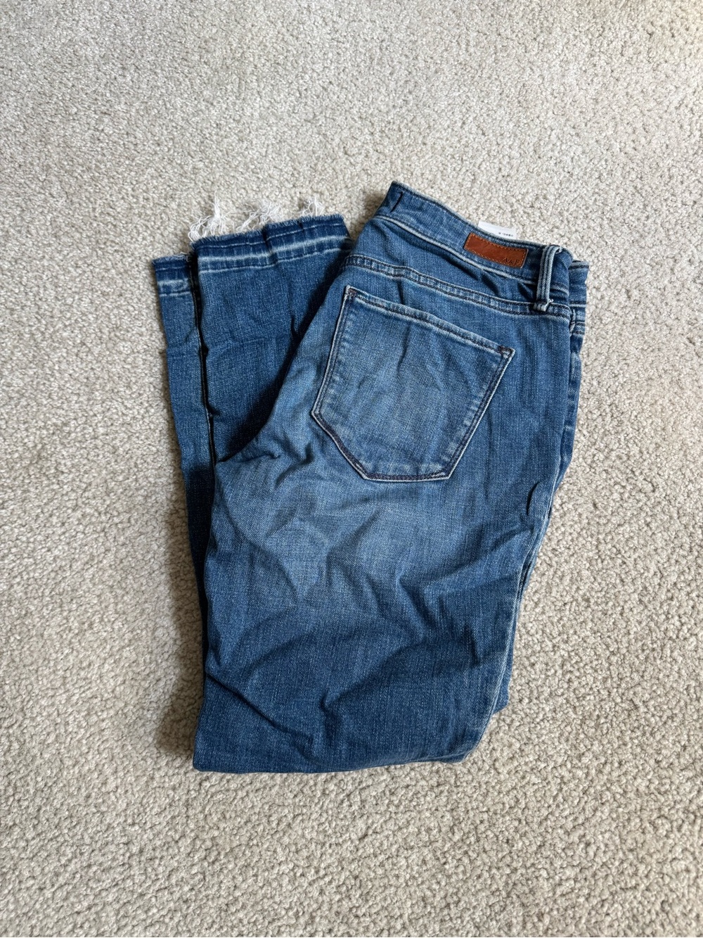 Abercrombie & Fitch Dark Blue Cropped Frayed Hem Jeans casual denim
